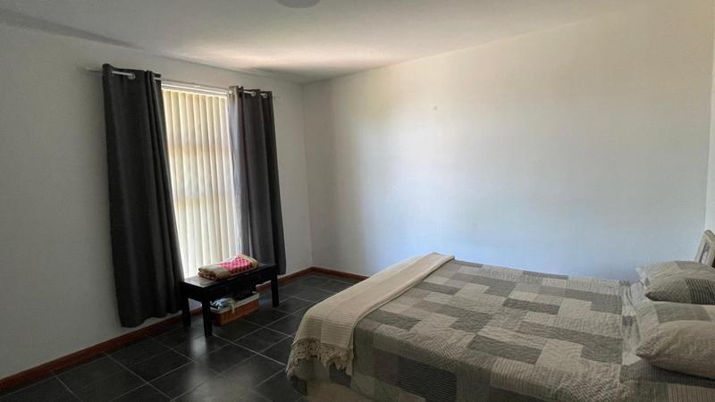 To Let 2 Bedroom Property for Rent in Oakdale Western Cape